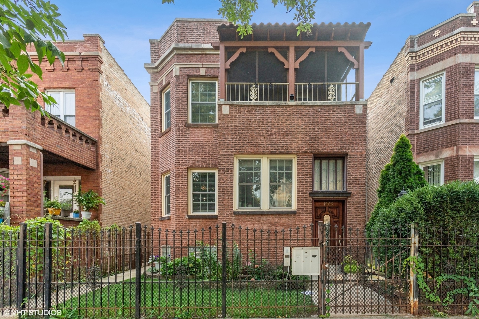 Property Photo: 1906 N Lowell Avenue IL 60639