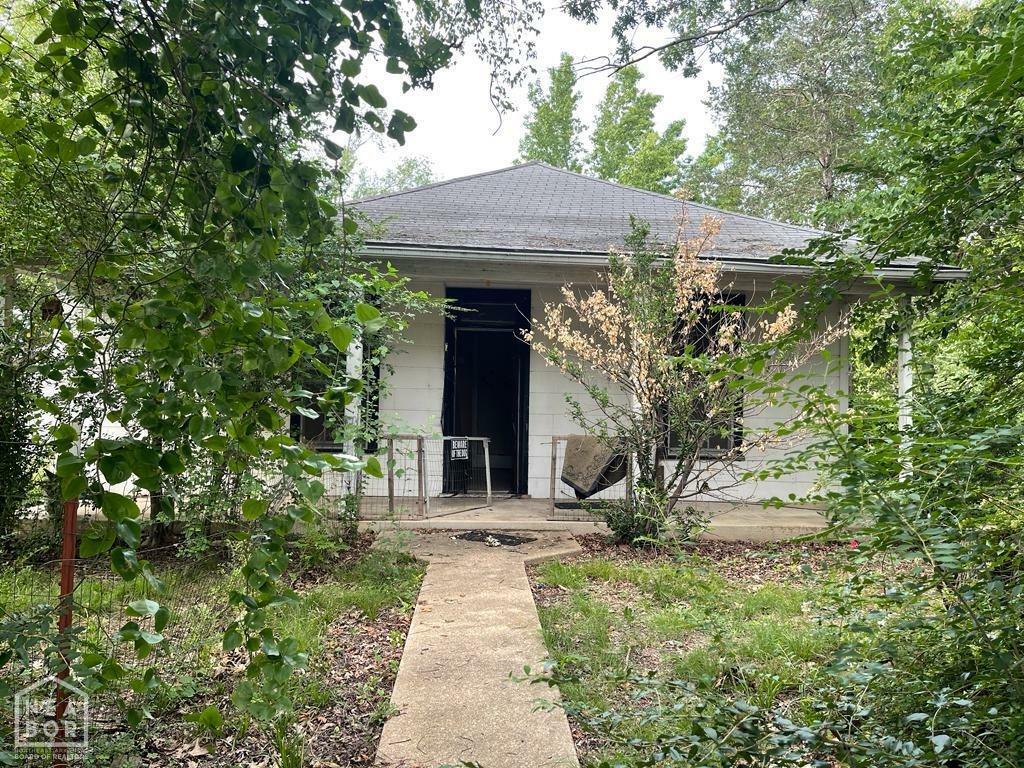 Property Photo:  705 Harding Blvd  AR 72626 