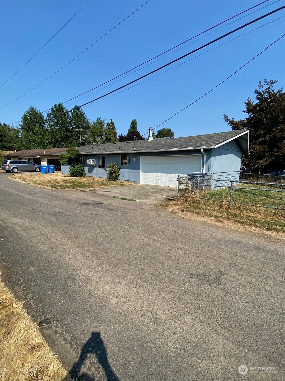 Property Photo:  1001 Oak Street  WA 98626 