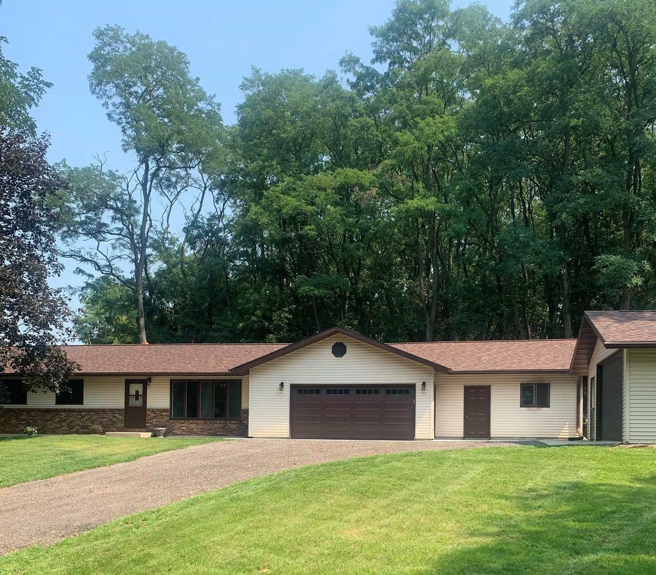 Property Photo:  N5688 Hickory Hill Lane  WI 54941 