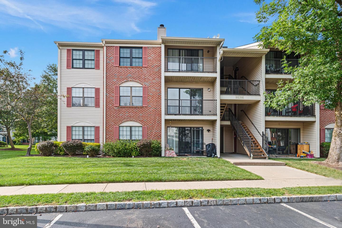 Property Photo: 42 Mendrey Court NJ 08648