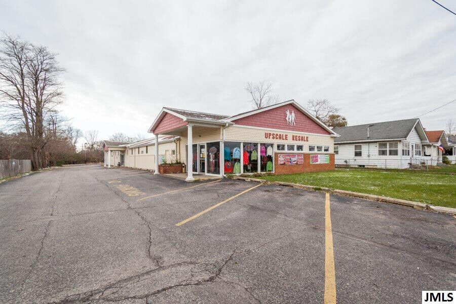 Property Photo:  2299 W Michigan Ave  MI 49202 