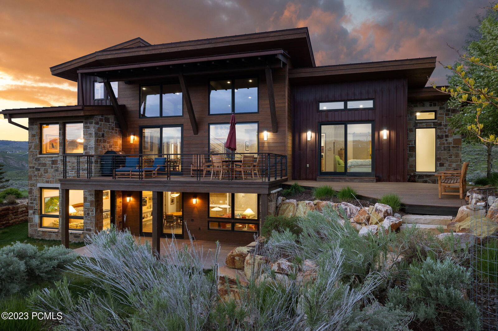 Property Photo: 7317 N Westview Court UT 84098