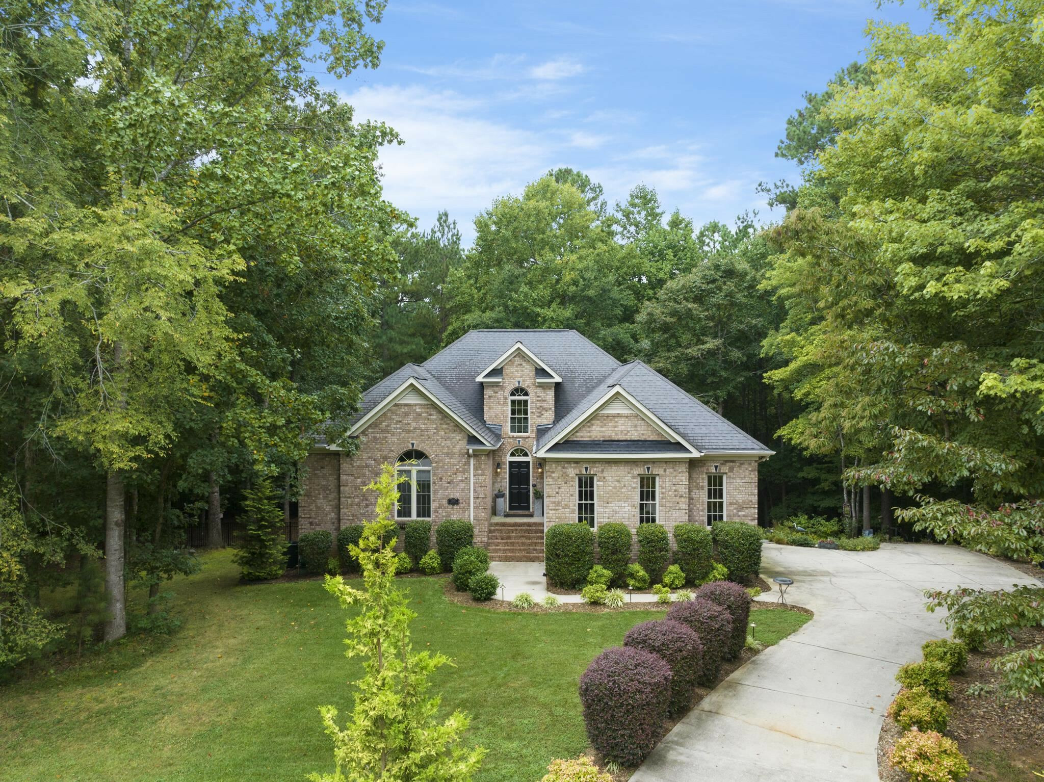 Property Photo: 1005 Northlake Court NC 27587