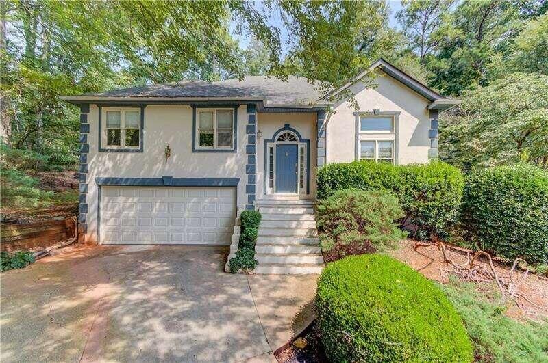 Property Photo:  1251 Raleigh Court  GA 30043 