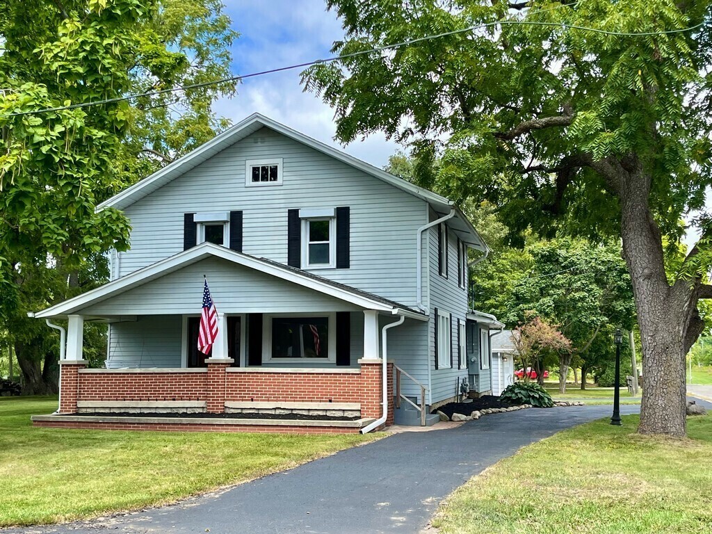 Property Photo:  1516 Riley Road  IN 47362 