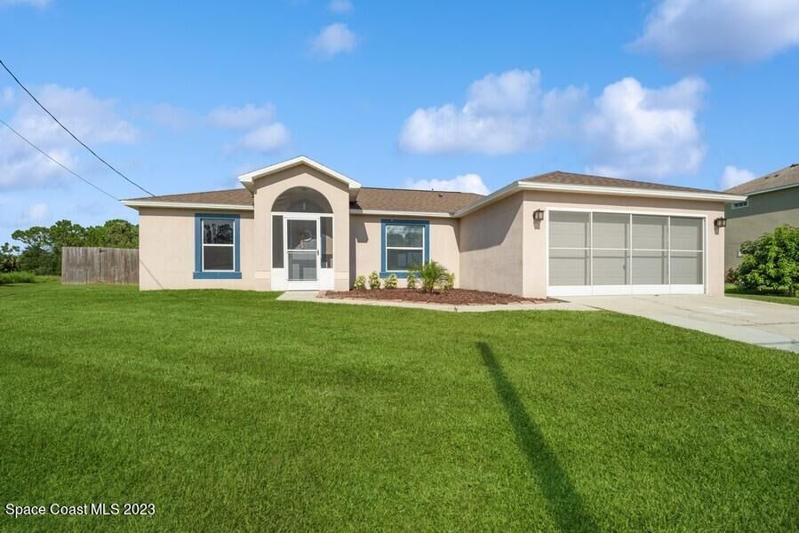 Property Photo: 2998 Hester Avenue SE FL 32909