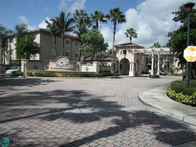 Property Photo: 2015 SE 10th Ave 1-105 FL 33316