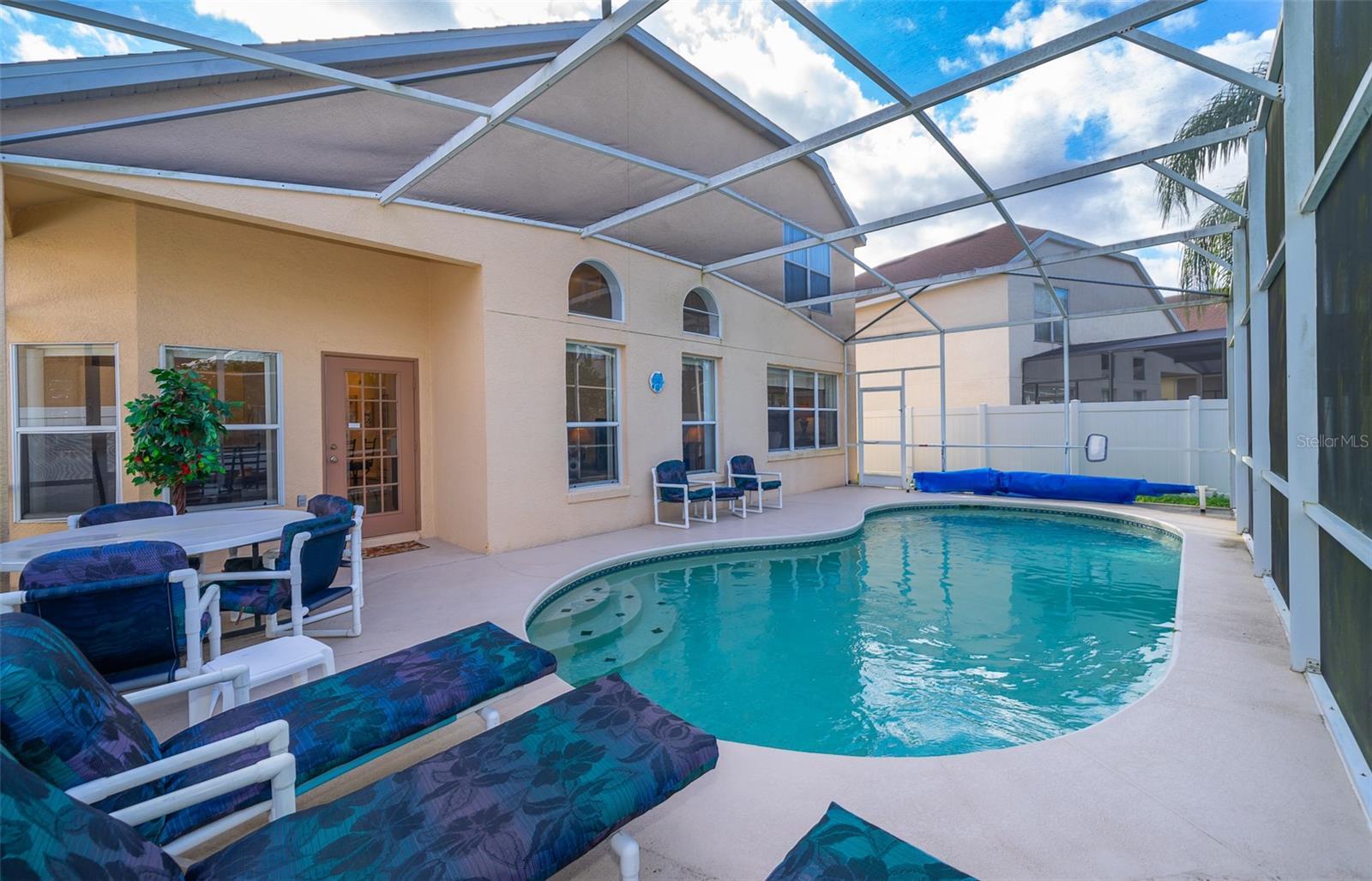 Property Photo: 403 Downing Circle FL 33897