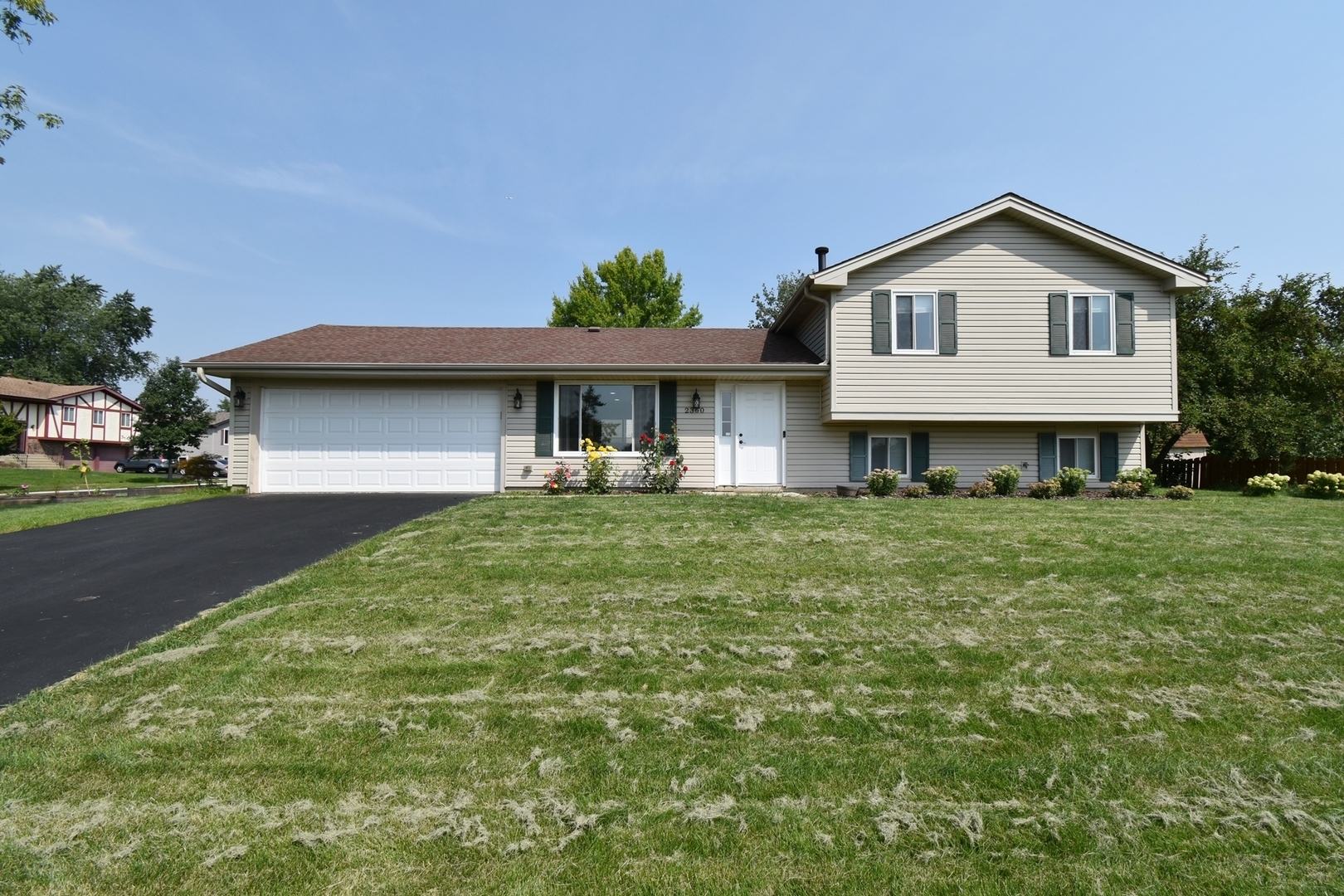 Property Photo:  2360 Harbor Lane  IL 60133 