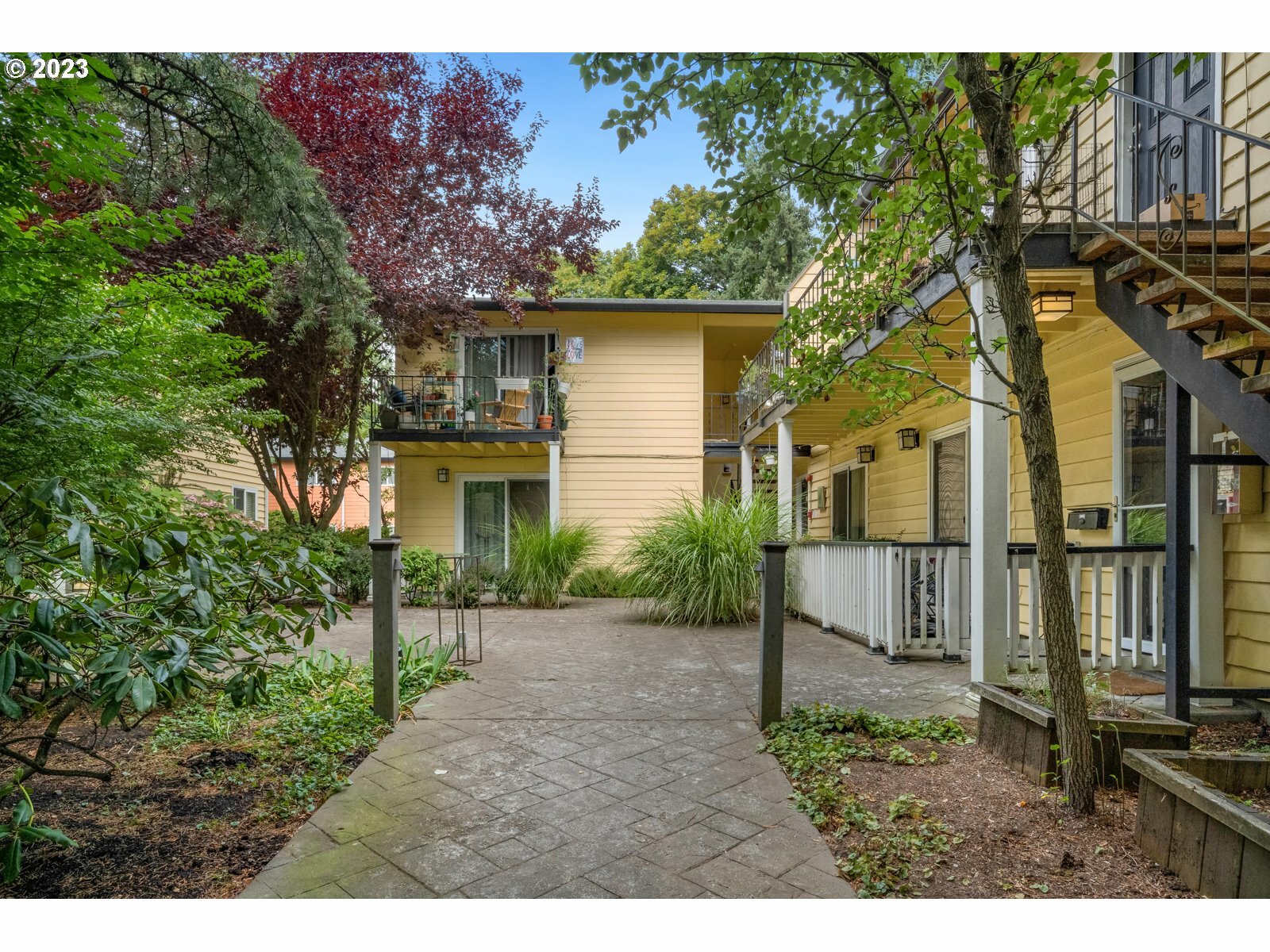 Property Photo: 3531 SW Troy St 9 OR 97219