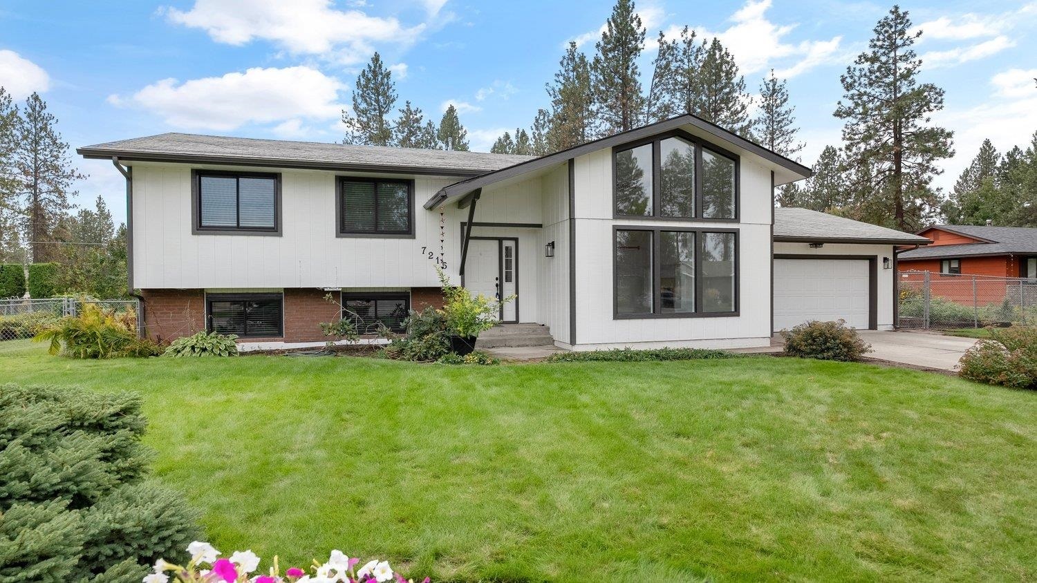 Property Photo: 7215 W Johannsen Ave WA 99026-9253
