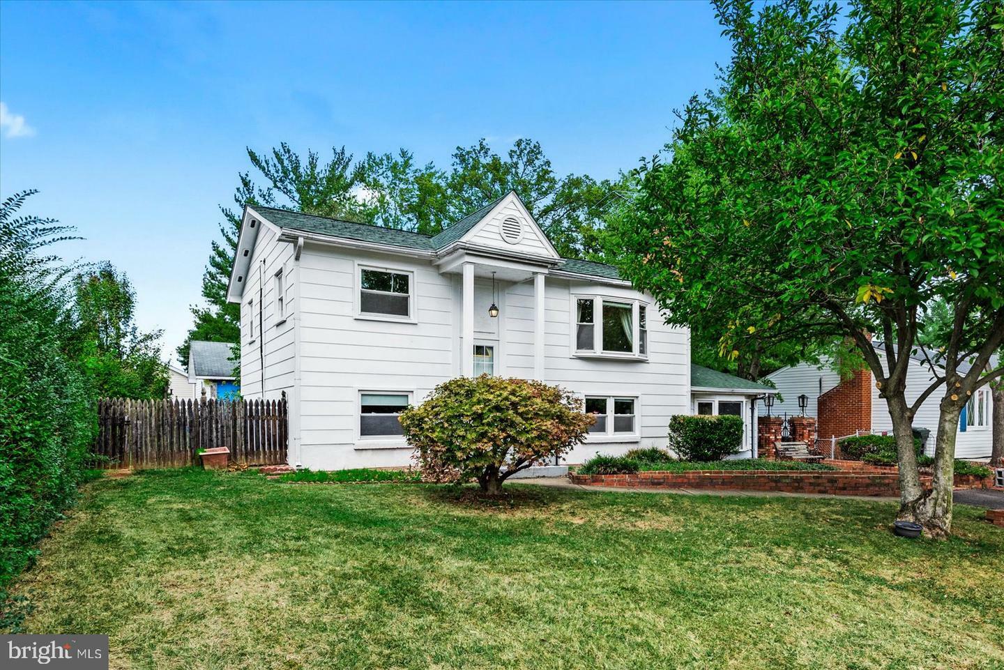 Property Photo: 9438 Lafayette Avenue VA 20109