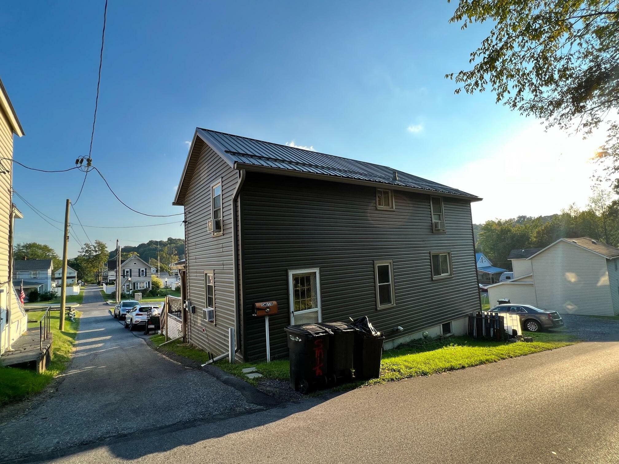 Property Photo: 517 Maple Ave PA 15801