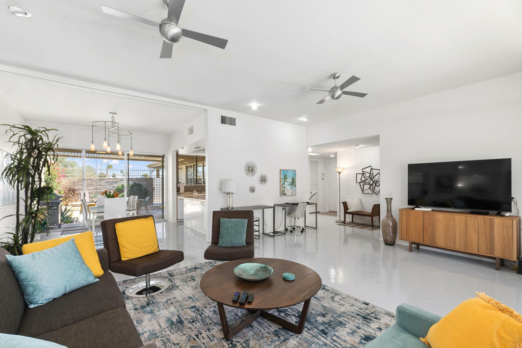 Property Photo: 72335 El Paseo 1301 CA 92260