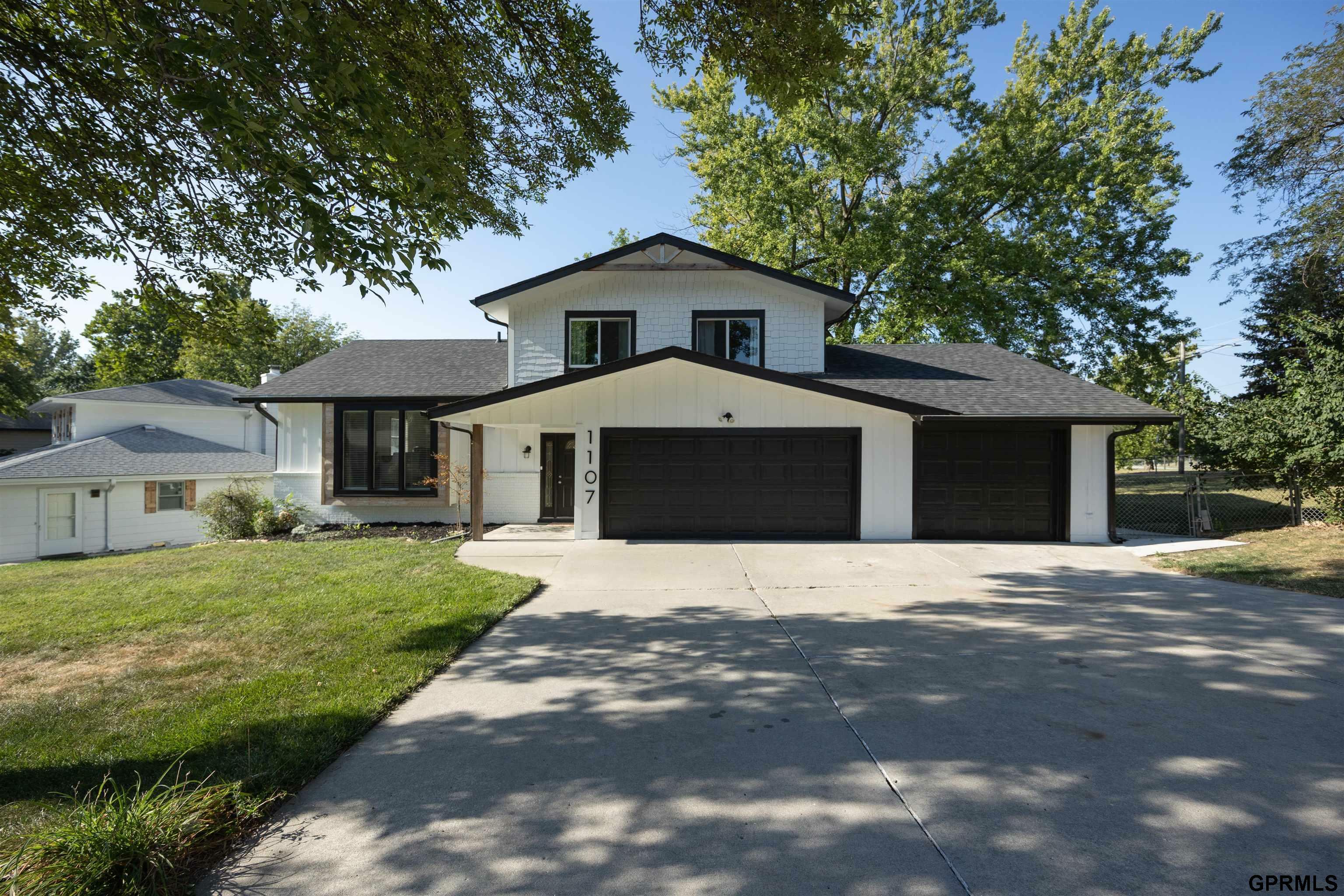 1107 Somerset Drive  Bellevue NE 68005 photo