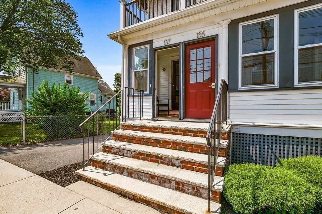 Property Photo: 137 Thacher St 137 MA 02186