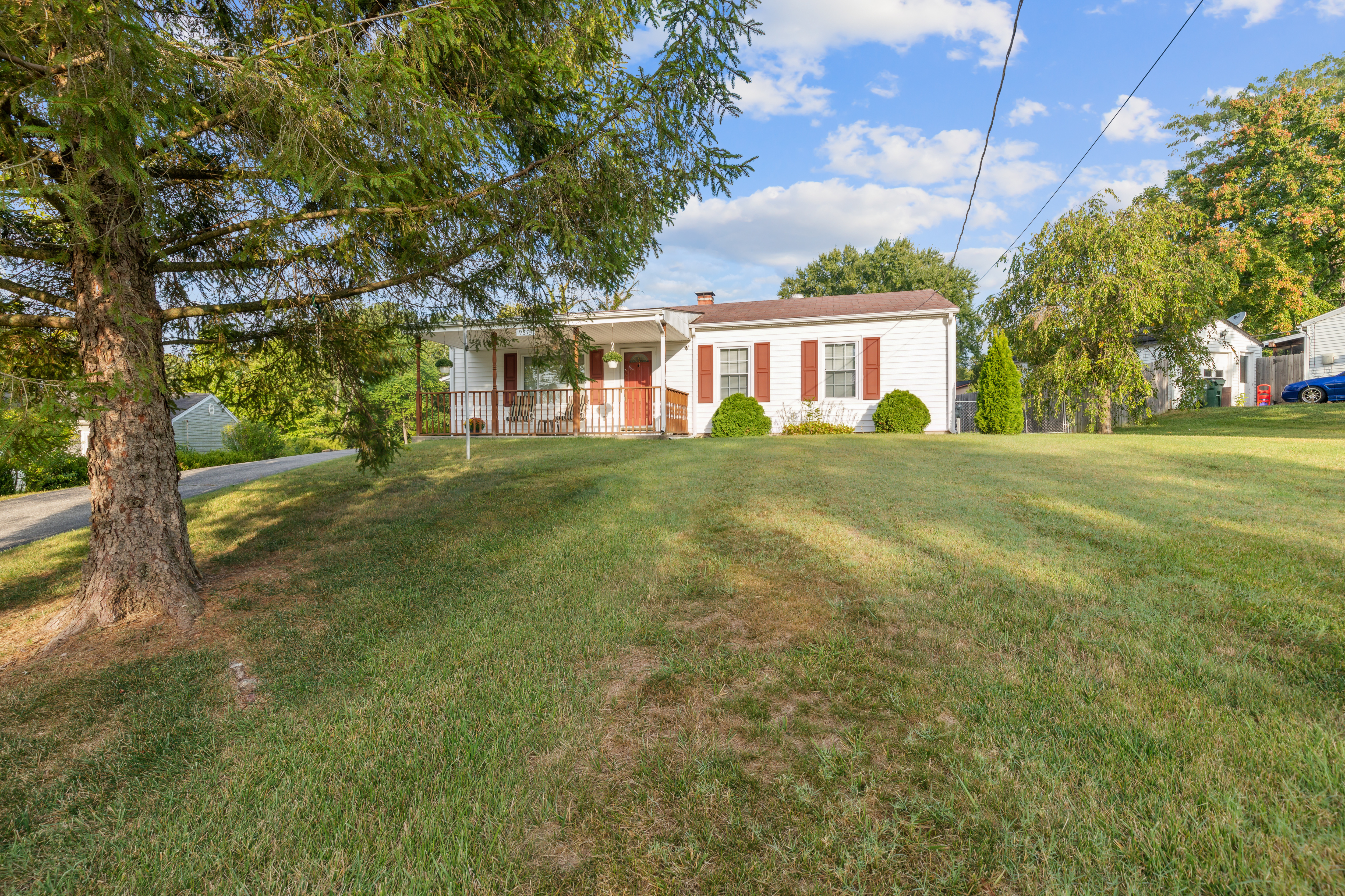 Property Photo: 9673 Fernbrook Ct OH 45231