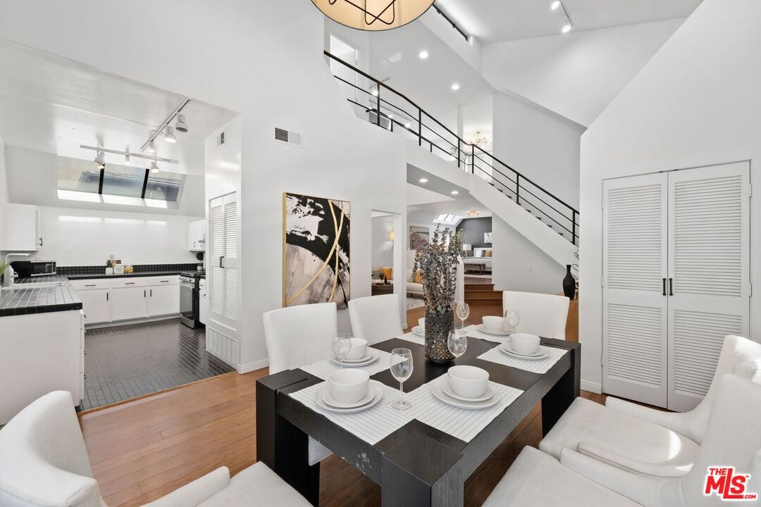 Property Photo: 31 Buccaneer St CA 90292