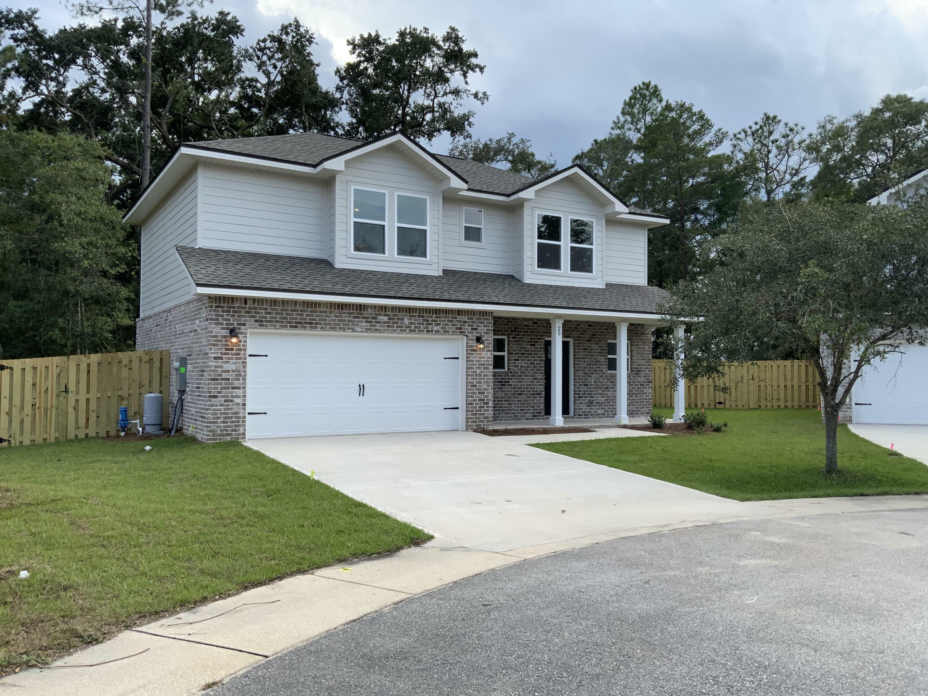 Property Photo:  23 Laurel Oaks Circle  FL 32439 