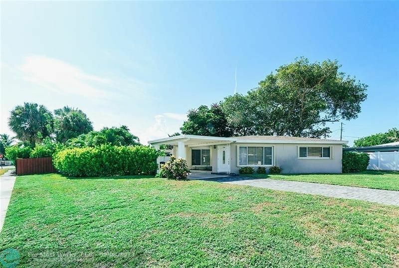 Property Photo:  2398 NE 4th Ave  FL 33431 