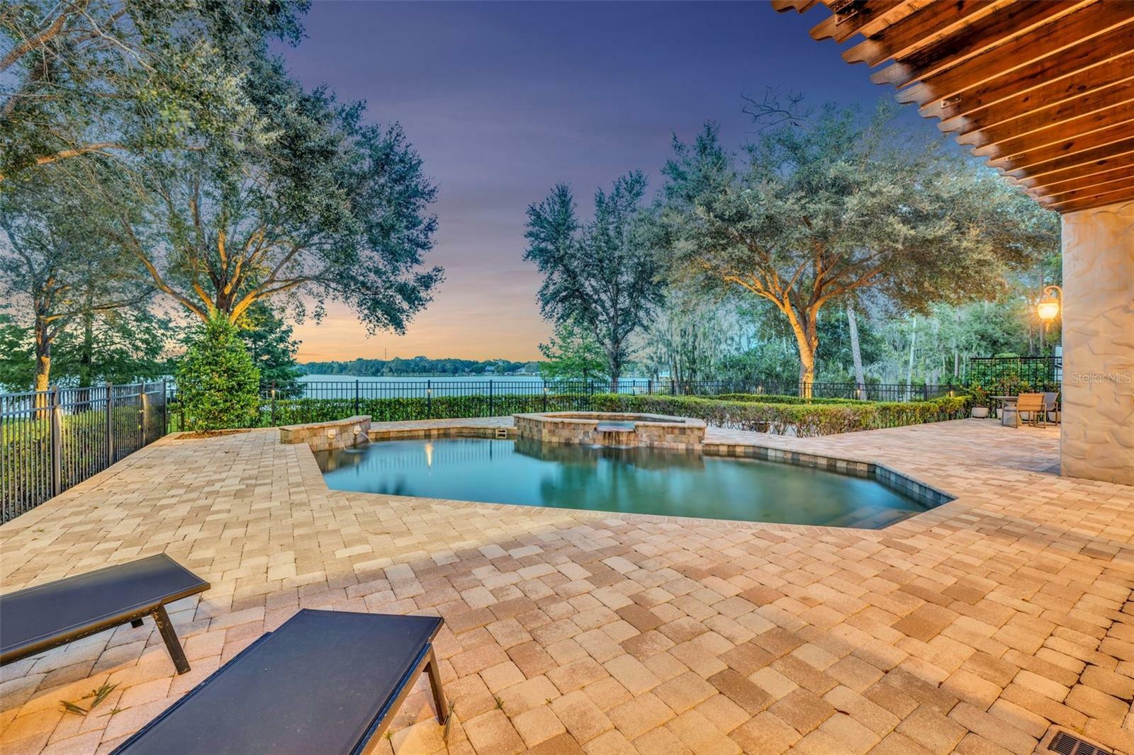 Property Photo: 8649 Amber Oak Ct FL 32817