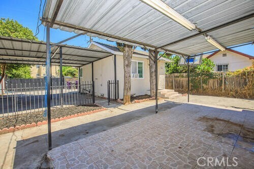 Property Photo:  1450 Peterson Avenue  CA 90813 