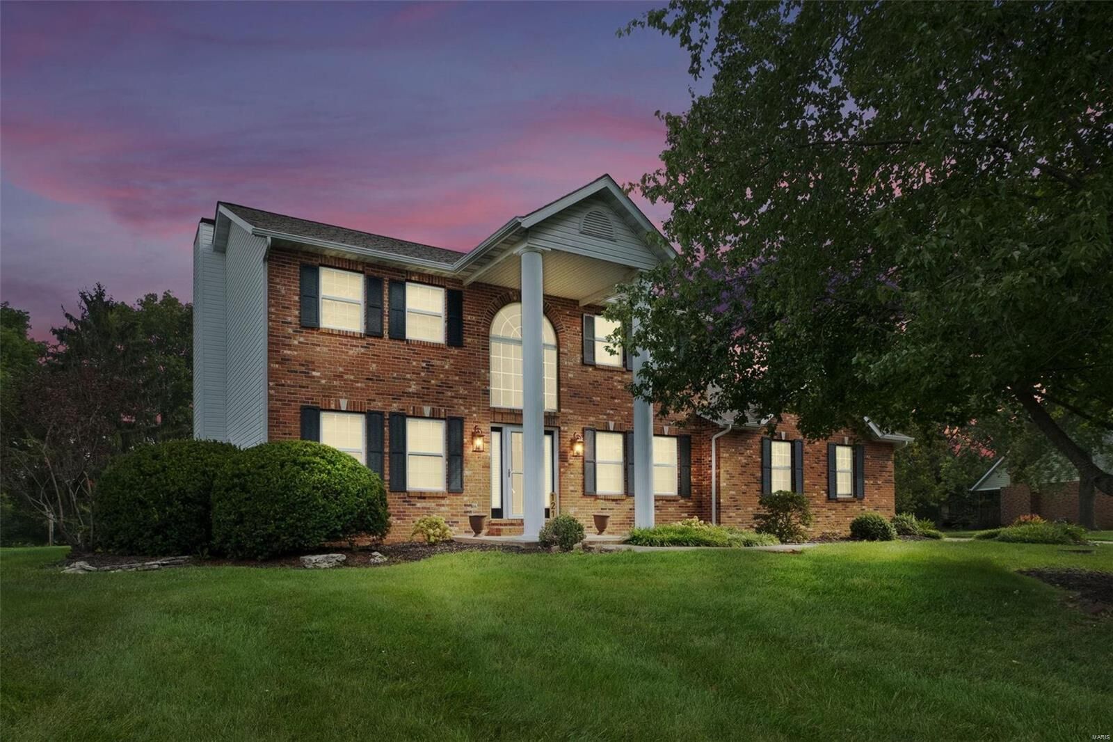 Property Photo:  121 E Willow Bend Drive  IL 62034 