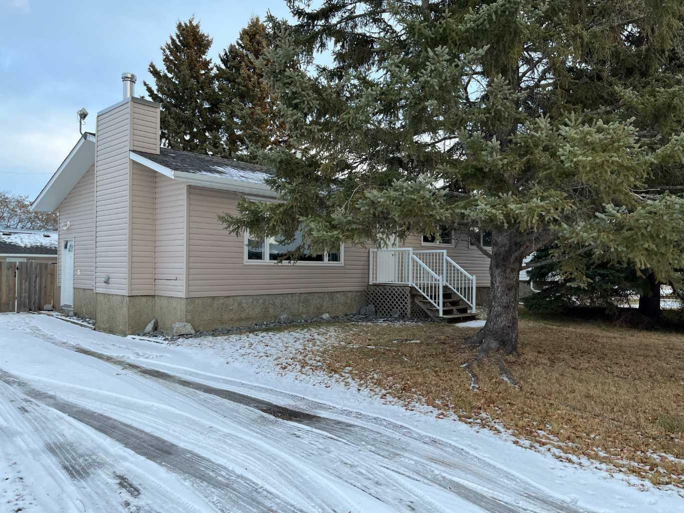 4627 47 Street  Alix AB T0C0B0 photo