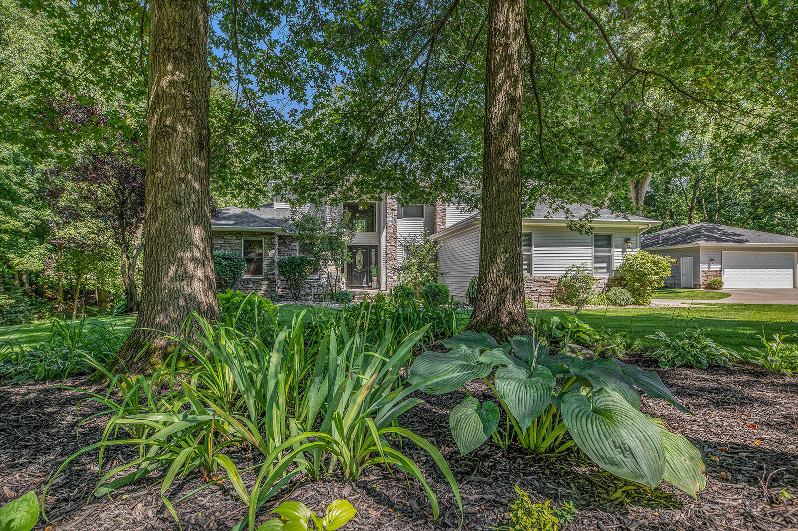 Property Photo: 15660 Kesselwood Trail MI 49068