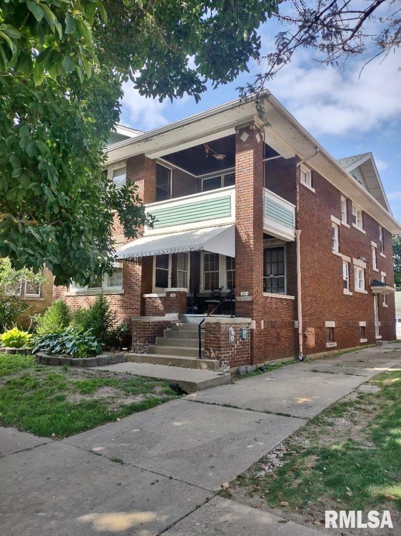 Property Photo: 1223-1225 N Douglas Street IL 61606