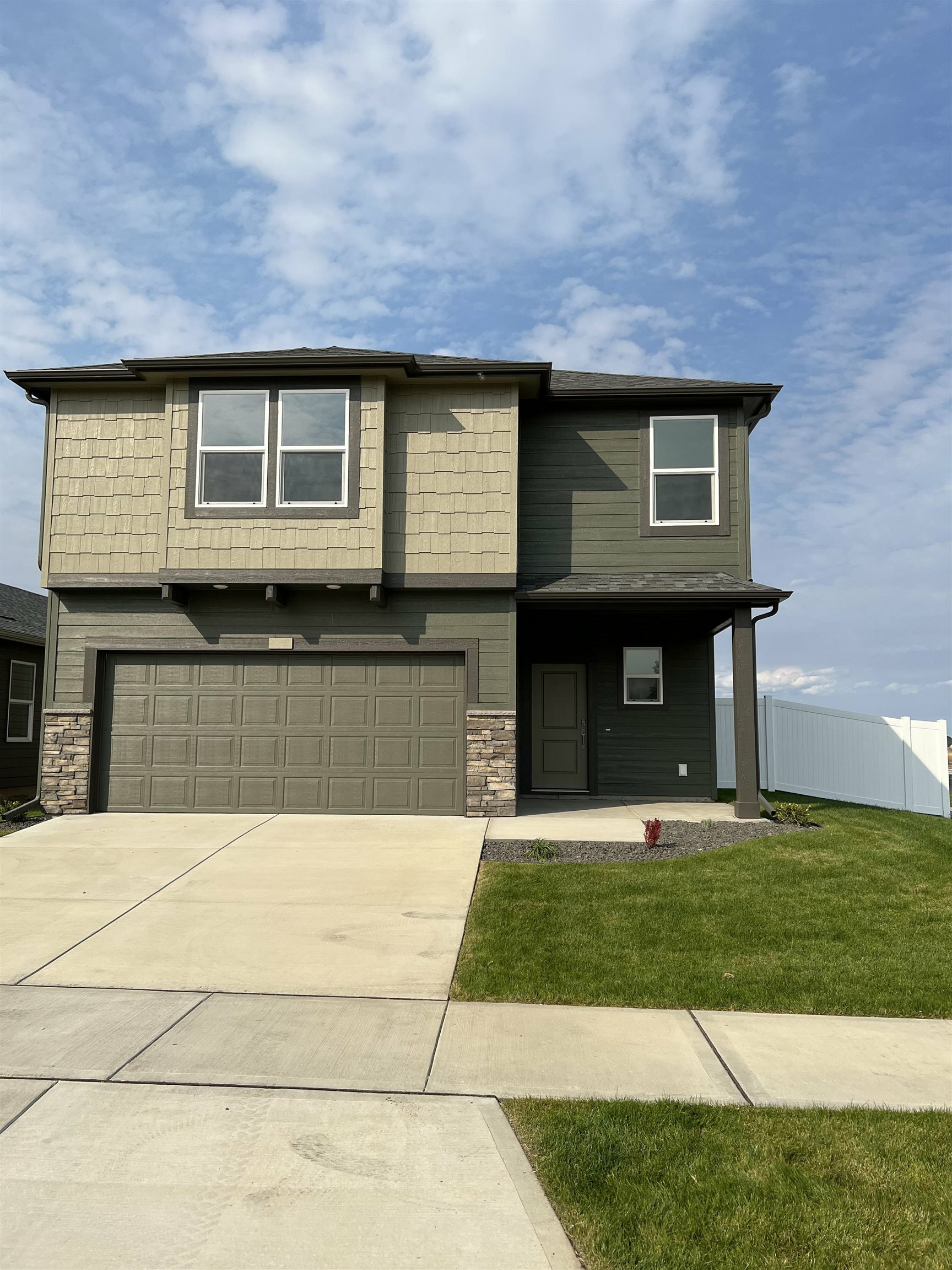 Property Photo: 8402 W Red Ave WA 99004