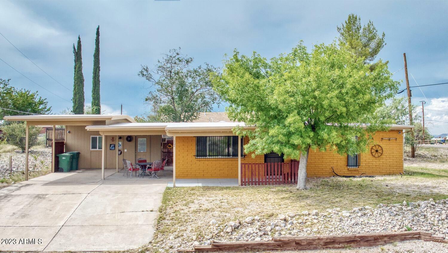 Property Photo:  87 N 12th Street  AZ 85638 