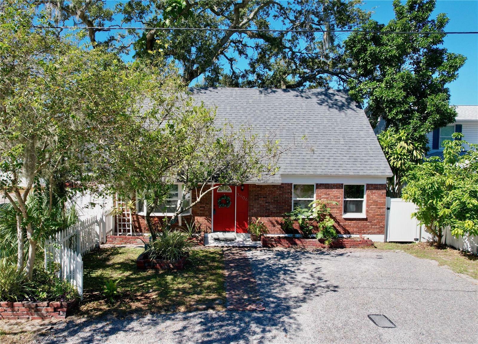 Property Photo: 3906 N Dartmouth Avenue FL 33603