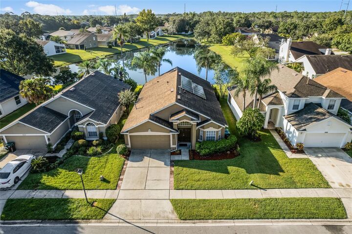 Property Photo:  1049 Ballyshannon Pkwy  FL 32828 