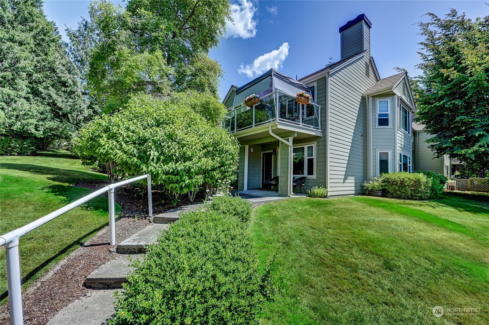 Property Photo:  22222 SE 42nd Lane 1060  WA 98029 