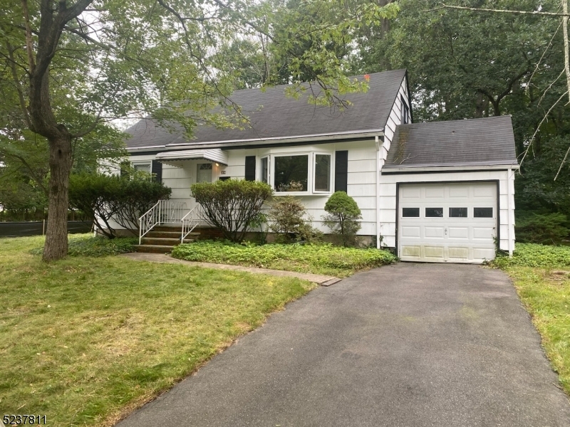 Property Photo:  39 Manor Rd  NJ 07039 