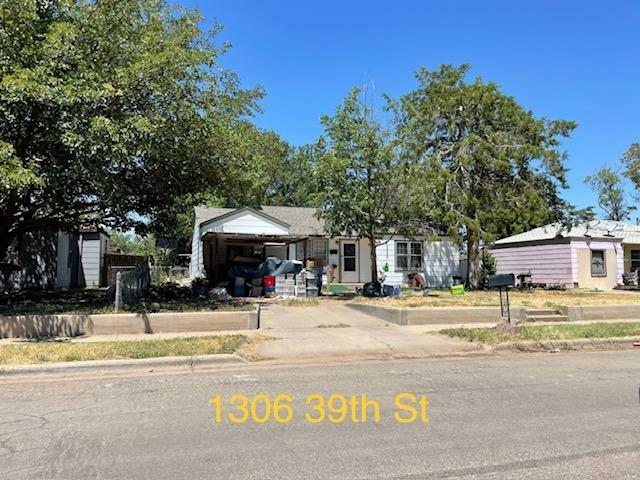 Property Photo:  1306 39th Street  TX 79412 