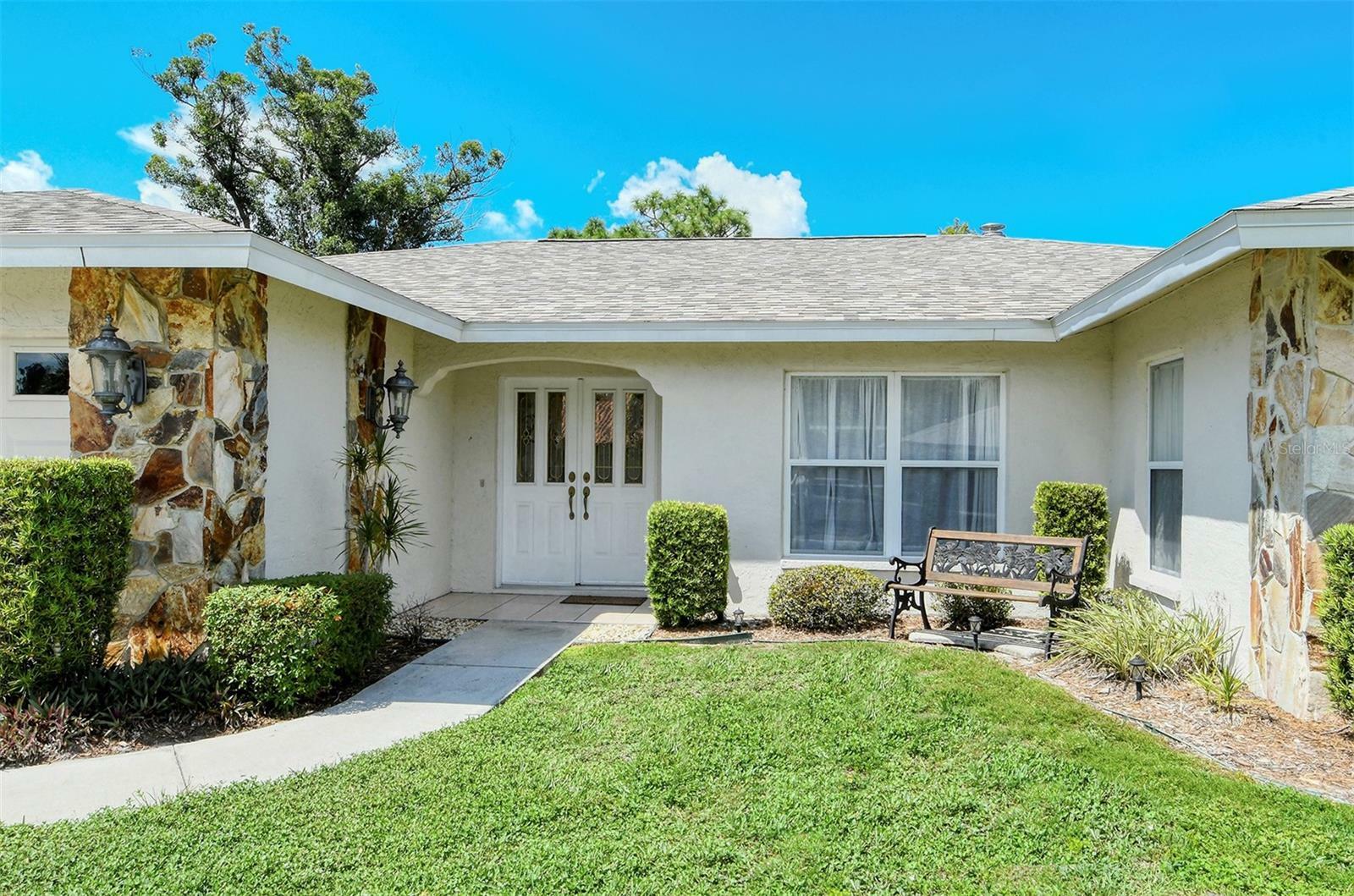 Property Photo:  5324 Fox Run Road  FL 34231 