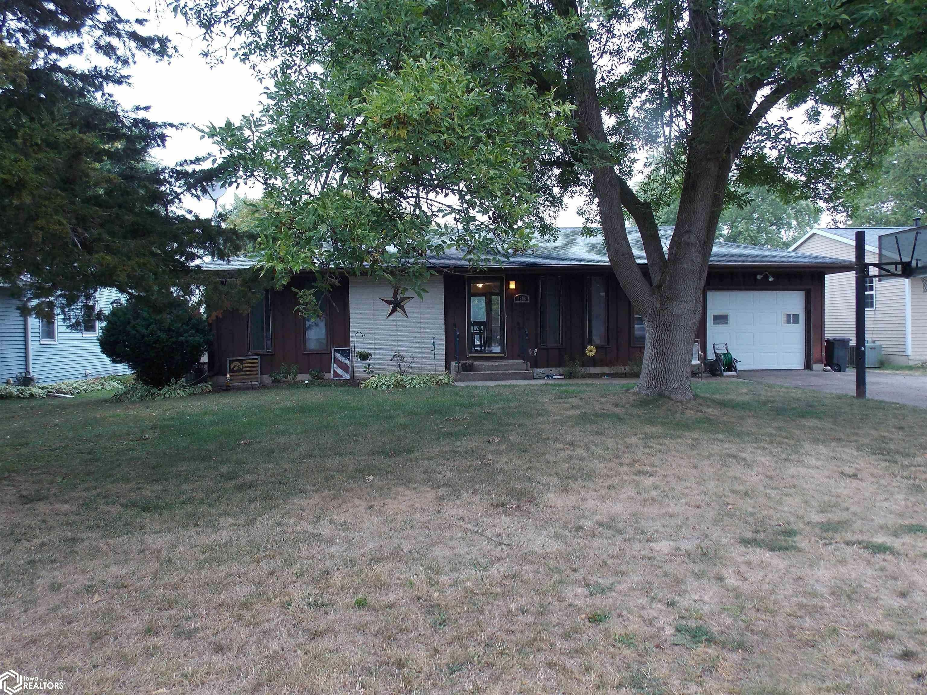 Property Photo:  1508 W 6th Avenue  IA 50428 