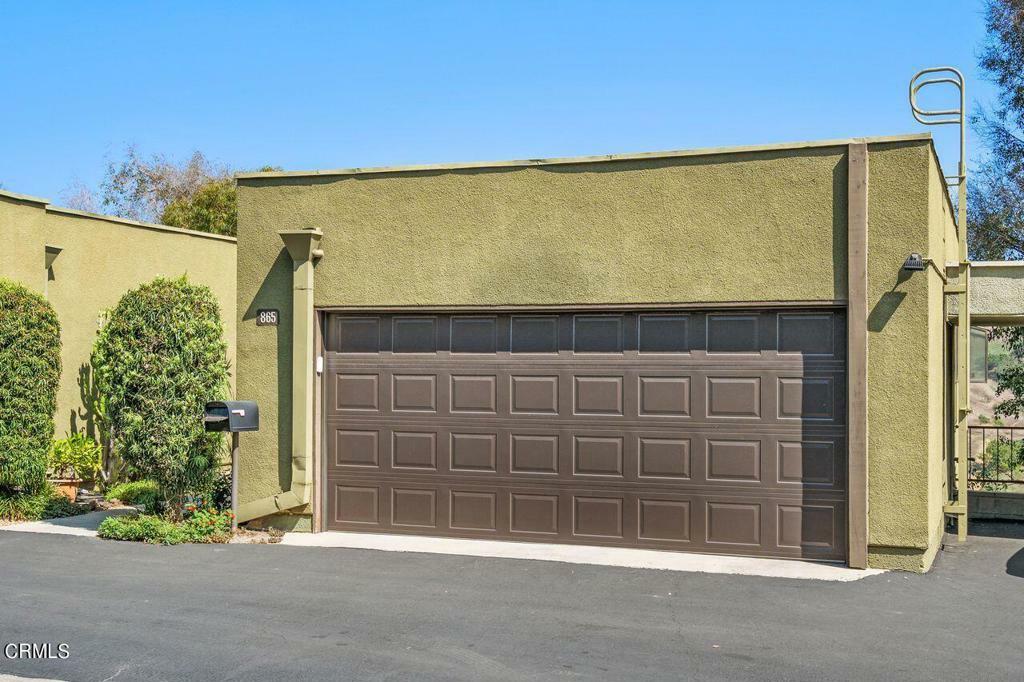 Property Photo: 865 Temple Terrace CA 90042