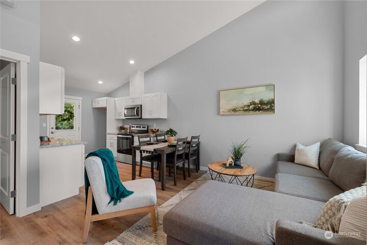 Property Photo:  944 Wawona Avenue SE A  WA 98569 