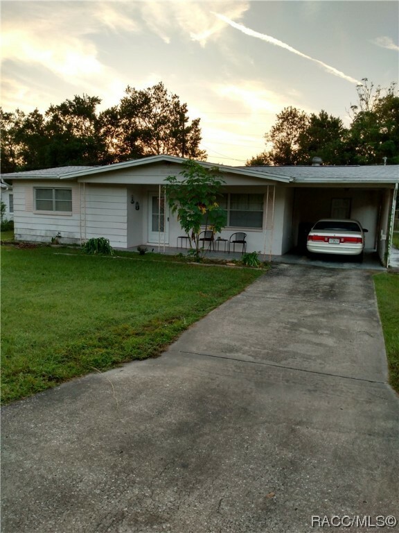 Property Photo:  19 S Jefferson Street  FL 34465 