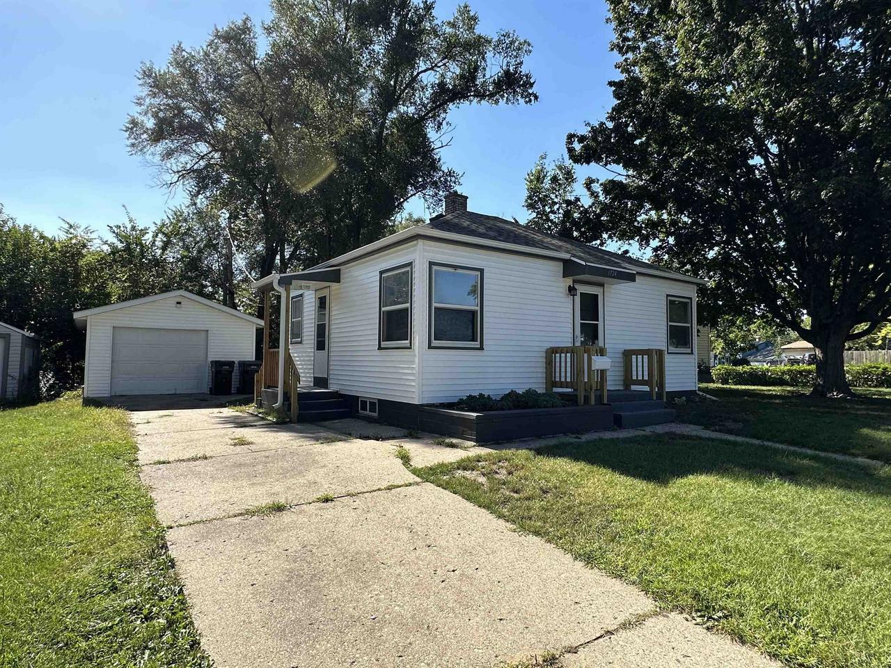 Property Photo:  1724 Tremont Drive  WI 53511 