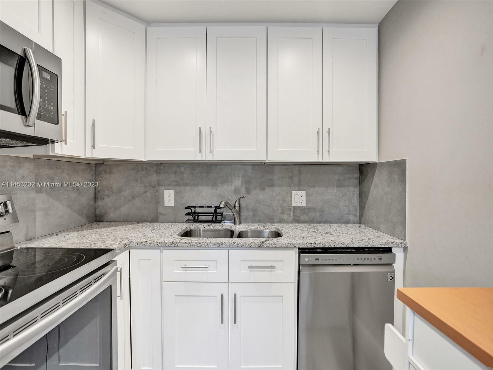 Property Photo: 13250 SW 4th Ct 105G FL 33027