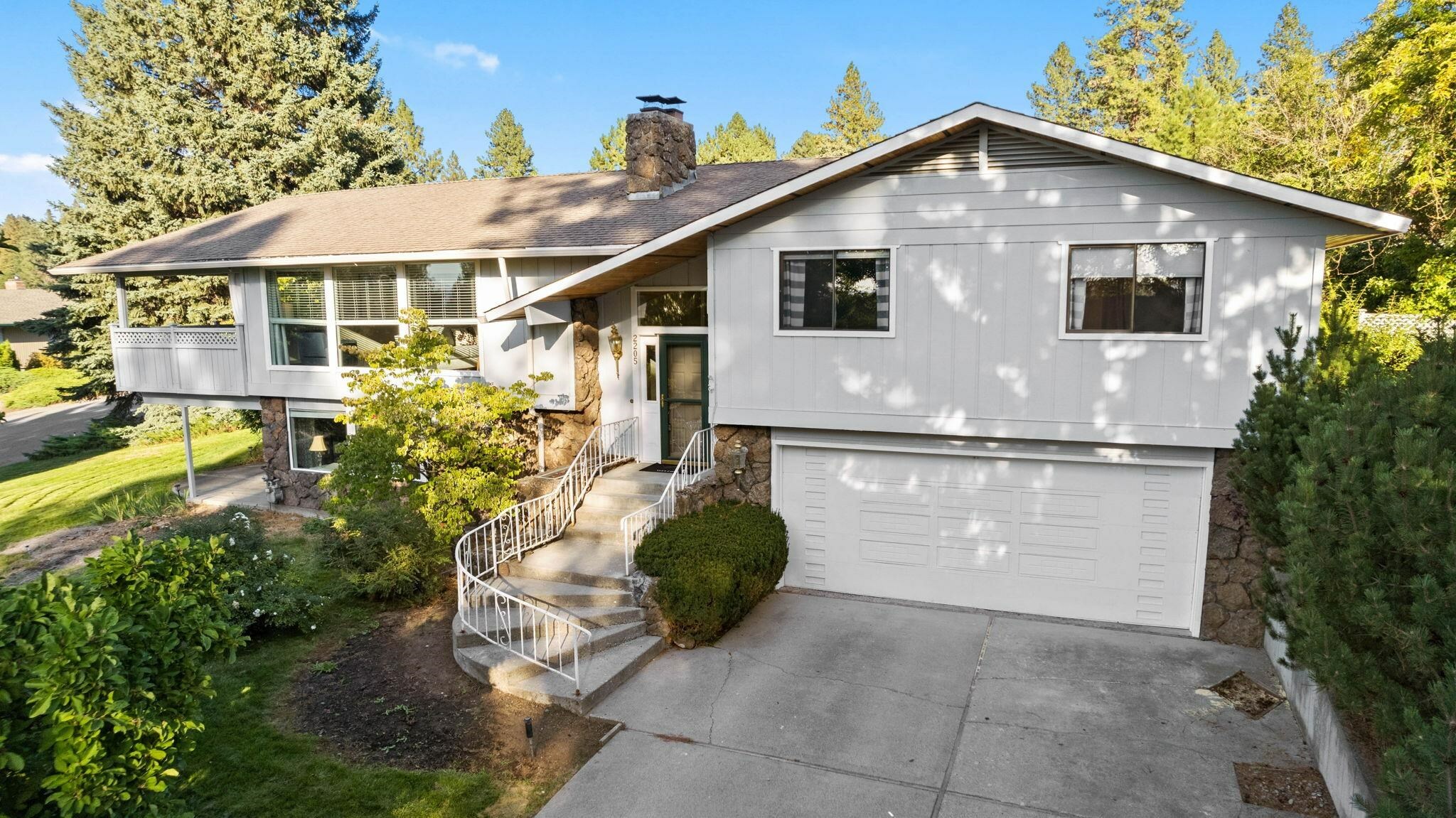 Property Photo:  2205 S Carnine Ct  WA 99037 
