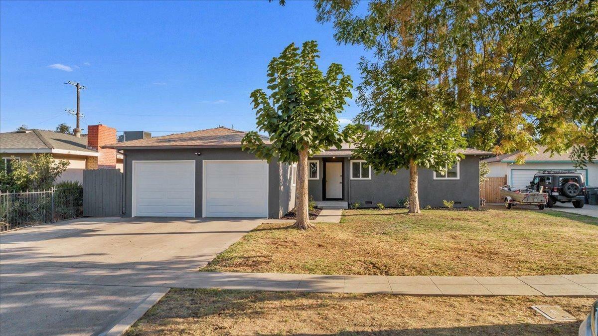 3936 E Fountain Way  Fresno CA 93726 photo