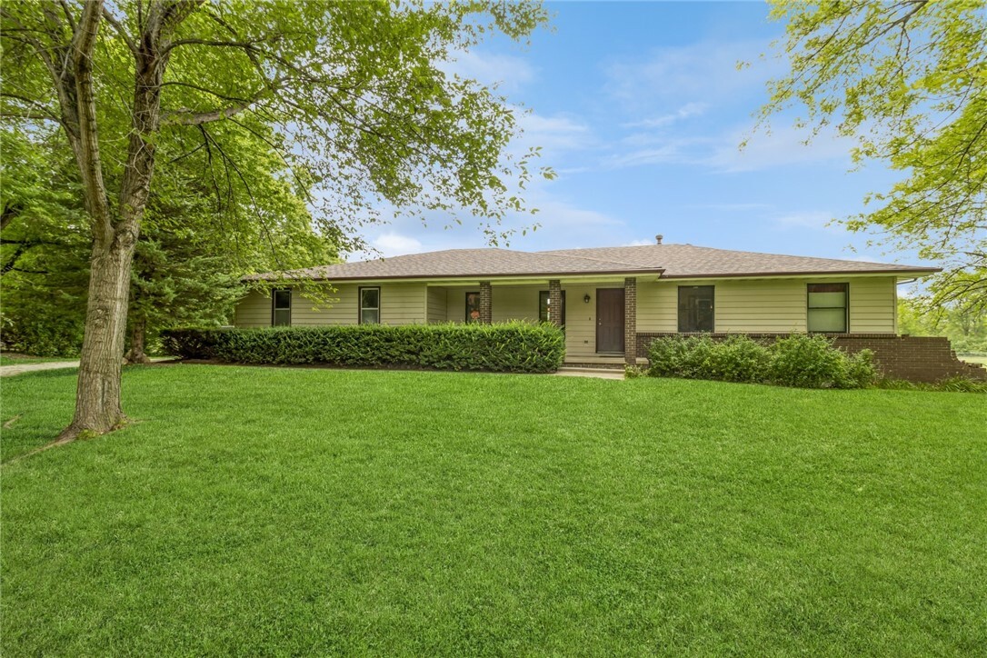 Property Photo:  10739 NW 101st Court  IA 50109 