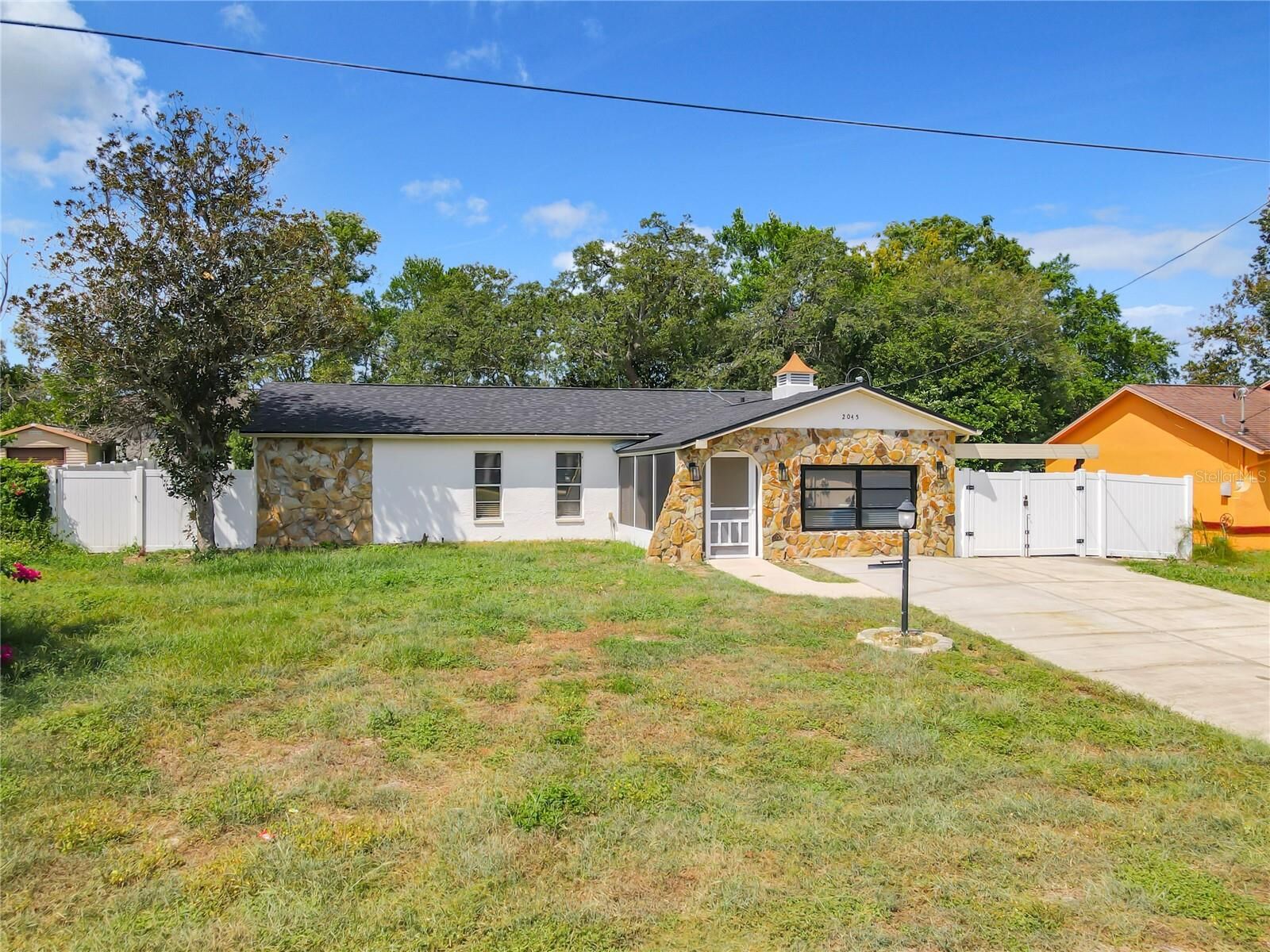 Property Photo:  2045 De Carlo Avenue  FL 34608 