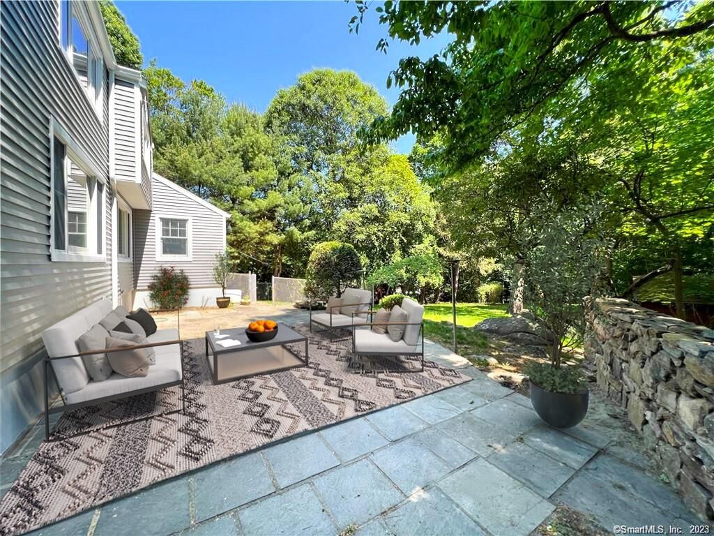Property Photo:  23 Apple Tree Lane  CT 06905 